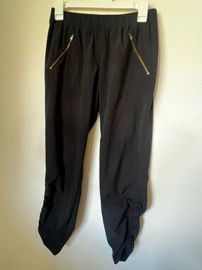 Athleta Metro Slouch Pants Black Ruched Ankle Jogger Travel Size 4